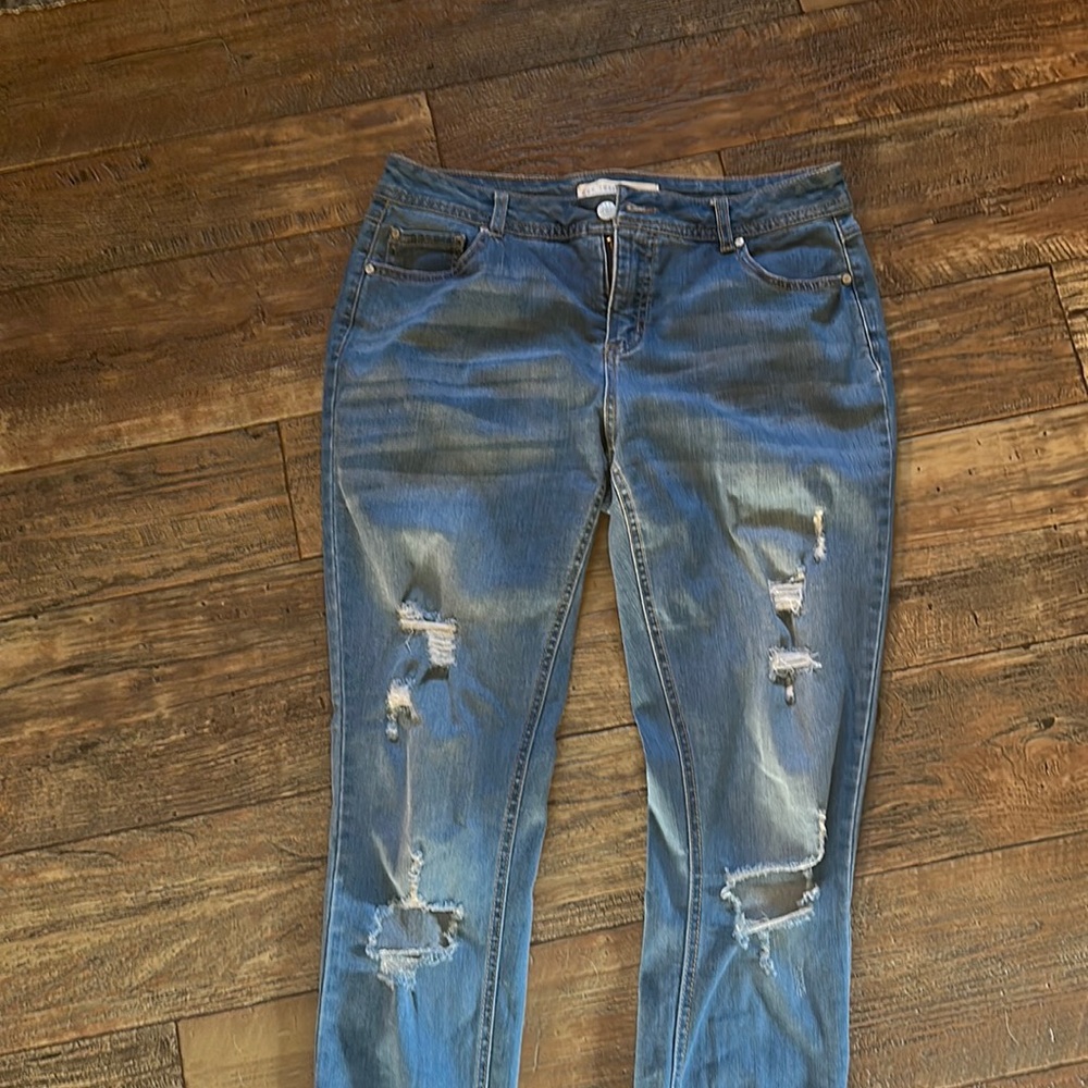 Size 8 curvy jeans… bought from kato barely worn maybe 5 times